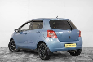 Хетчбэк Toyota Yaris 2007 года, 669000 рублей, Кемерово