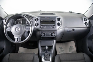 Внедорожник Volkswagen Tiguan 2015 года, 1749000 рублей, Пермь