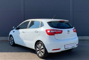 Хетчбэк Kia Rio 2014 года, 925000 рублей, Солонцы