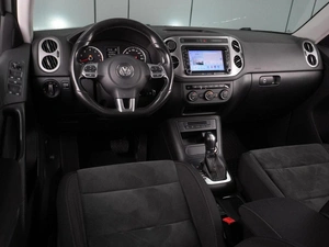 Внедорожник Volkswagen Tiguan 2016 года, 1749000 рублей, Воронеж