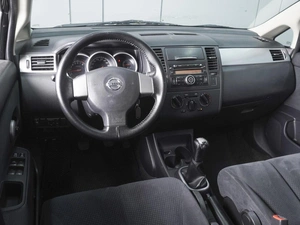 Седан Nissan Tiida 2011 года, 750000 рублей, Ростов-на-Дону