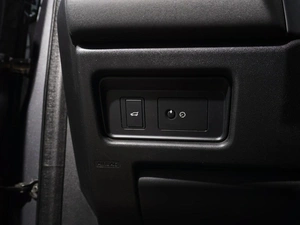 Внедорожник Land Rover Discovery Sport 2015 года, 1930111 рублей, Тверь
