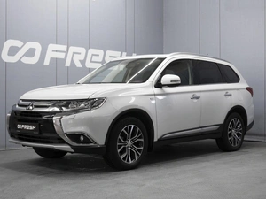 Внедорожник Mitsubishi Outlander 2015 года, 2330000 рублей, Омск