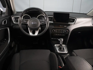 Хетчбэк Kia Ceed 2019 года, 1650000 рублей, Омск