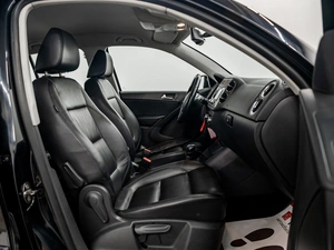 Внедорожник Volkswagen Tiguan 2010 года, 1155000 рублей, Красноярск