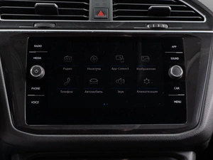 Внедорожник Volkswagen Tiguan 2019 года, 2199000 рублей, Тюмень