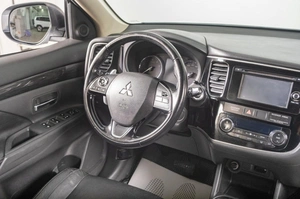 Внедорожник Mitsubishi Outlander 2015 года, 2199000 рублей, Томск