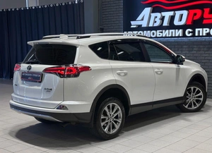 Внедорожник Toyota RAV4 2017 года, 2470000 рублей, Красноярск