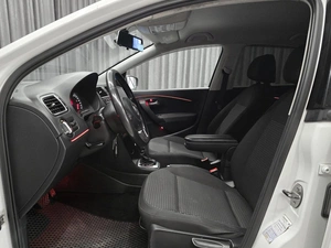 Седан Volkswagen Polo 2012 года, 870000 рублей, Красноярск