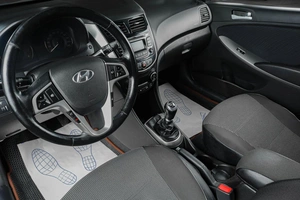 Седан Hyundai Solaris 2014 года, 799000 рублей, Тюмень
