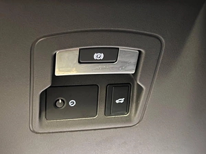 Внедорожник Land Rover Range Rover Velar 2020 года, 4499000 рублей, Красноярск