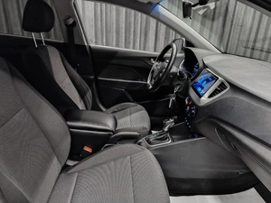 Седан Hyundai Solaris 2018 года, 1199000 рублей, Красноярск