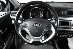 Хетчбэк Kia Rio 2016 года, 979000 рублей, Тюмень