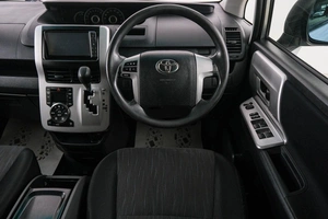 Минивэн Toyota Noah 2010 года, 1399000 рублей, Красноярск