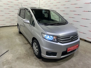 Минивэн Honda Freed 2010 года, 995000 рублей, Красноярск