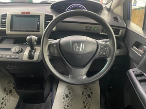 Минивэн Honda Freed 2015 года, 1299000 рублей, Ачинск