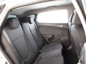 Хетчбэк Hyundai Solaris 2015 года, 780000 рублей, Омск