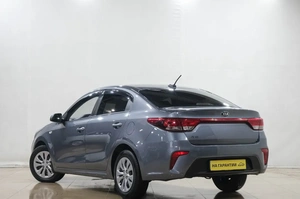 Седан Kia Rio 2019 года, 1349000 рублей, Новокузнецк