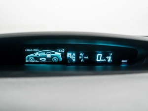 Лифтбек Toyota Prius 2012 года, 1235000 рублей, Красноярск