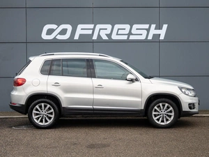 Внедорожник Volkswagen Tiguan 2012 года, 1330000 рублей, Краснодар