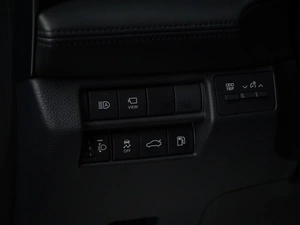 Седан Toyota Avalon 2023 года, 3777077 рублей, Москва