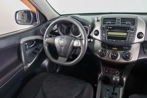 Внедорожник Toyota RAV4 2011 года, 1399000 рублей, Пермь