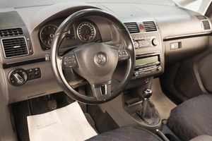 Минивэн Volkswagen Touran 2011 года, 1199000 рублей, Челябинск
