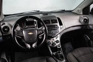 Седан Chevrolet Aveo 2014 года, 549000 рублей, Сургут