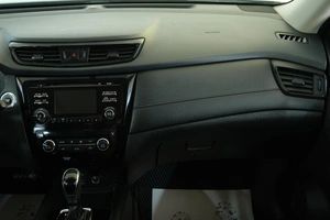 Внедорожник Nissan Rogue 2017 года, 1899000 рублей, Омск