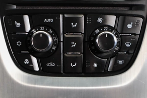 Хетчбэк Opel Astra GTC 2012 года, 689000 рублей, Пермь