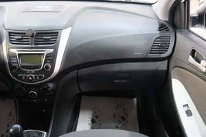 Хетчбэк Hyundai Solaris 2012 года, 739000 рублей, Омск