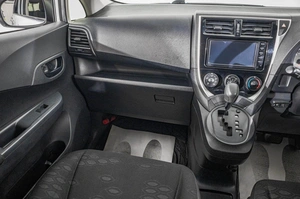 Хетчбэк Toyota Ractis 2015 года, 929000 рублей, Барнаул