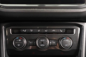 Внедорожник Volkswagen Tiguan 2017 года, 3089000 рублей, Пермь