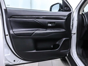 Внедорожник Mitsubishi Outlander 2018 года, 2200000 рублей, Красноярск