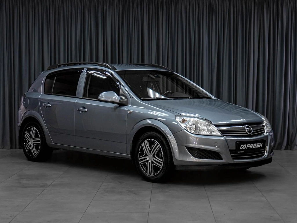 Хетчбэк Opel Astra 2011 года, 469000 рублей, Тюмень