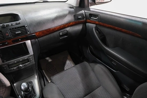 Седан Toyota Avensis 2005 года, 729000 рублей, Новокузнецк