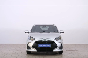 Хетчбэк Toyota Yaris 2021 года, 1289000 рублей, Омск