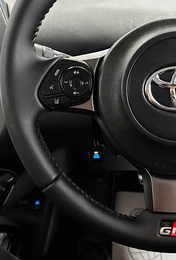 Хетчбэк Toyota Prius PHV 2018 года, 2357000 рублей, Красноярск