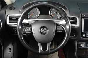 Внедорожник Volkswagen Touareg 2017 года, 3619000 рублей, Тюмень