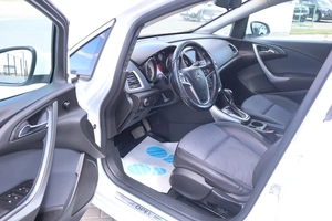 Хэтчбек Opel Astra 2014 года, 900000 рублей, Мирное