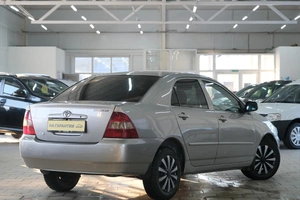 Седан Toyota Corolla 2000 года, 579000 рублей, Омск