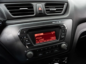 Седан Kia Rio 2013 года, 849000 рублей, Саратов