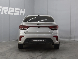Седан Kia Rio 2020 года, 1420000 рублей, Омск