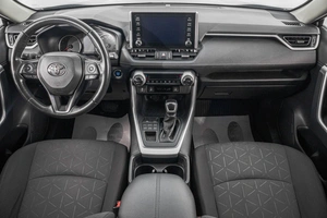 Внедорожник Toyota RAV4 2021 года, 3599000 рублей, Барнаул