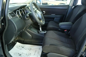 Хетчбэк Nissan Tiida 2010 года, 789000 рублей, Омск
