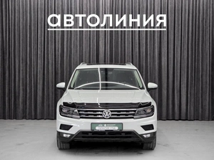 Внедорожник Volkswagen Tiguan 2017 года, 2199000 рублей, Красноярск