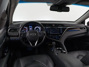 Седан Toyota Camry 2018 года, 2687444 рублей, Москва
