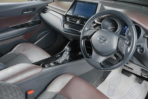 Внедорожник Toyota C-HR 2018 года, 2029000 рублей, Тюмень