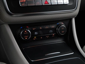 Хетчбэк Mercedes-benz A-класс 2015 года, 1649055 рублей, Москва