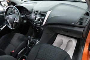 Хетчбэк Hyundai Solaris 2015 года, 949000 рублей, Омск